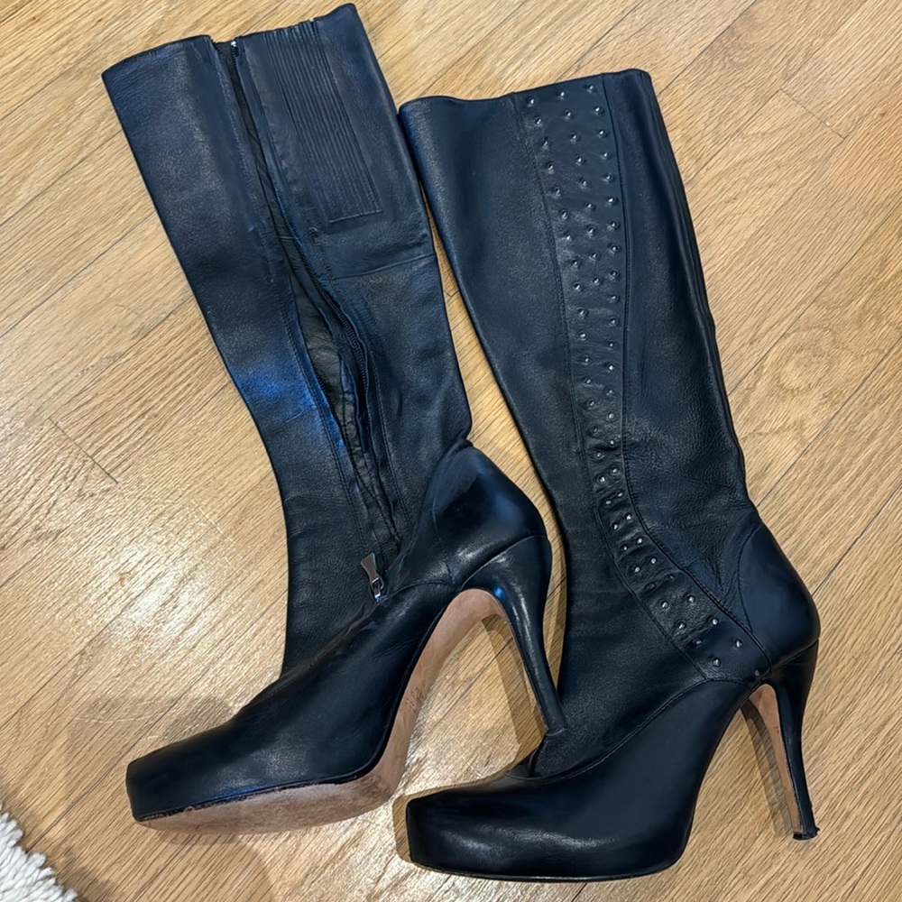 Max Studio leather zip studded knee boots, sz 9